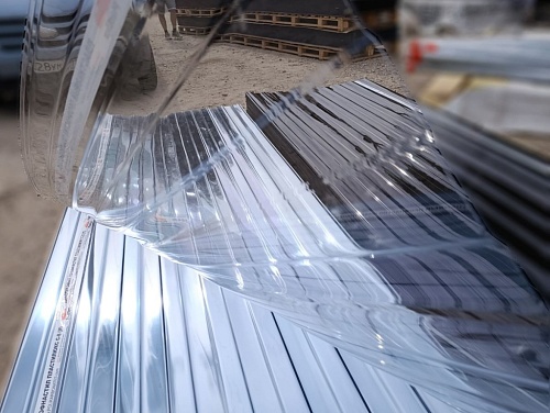картинка Профилированный поликарбонат C-8 прозрачный 1,7 мм 4 м.